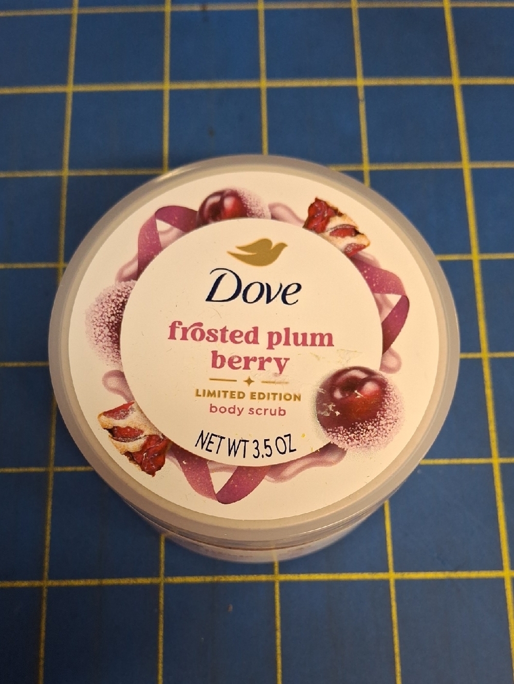 Dove Frosted Plum Berry Limited Edition Body Scrub New 3.5oz